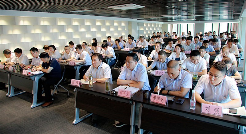 熊良虎在讲主题教育党课时指出：：不忘初心铸党魂、切记使命勇继承，永做新时代高质量生长的奋斗者