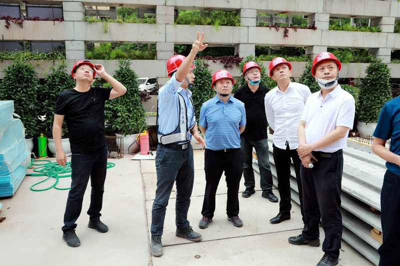 熊良虎在重庆市中科大业集团考察时强调：：：坚持生态优先战略，念好生态经、、、走好扶贫路