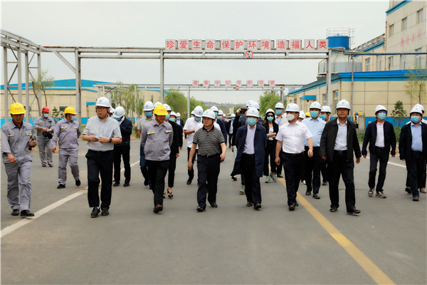 永利集团官网集团复工复产促增添项目观摩聚会与会职员走进大秦国源三秦环保秦邦园区在榆项目