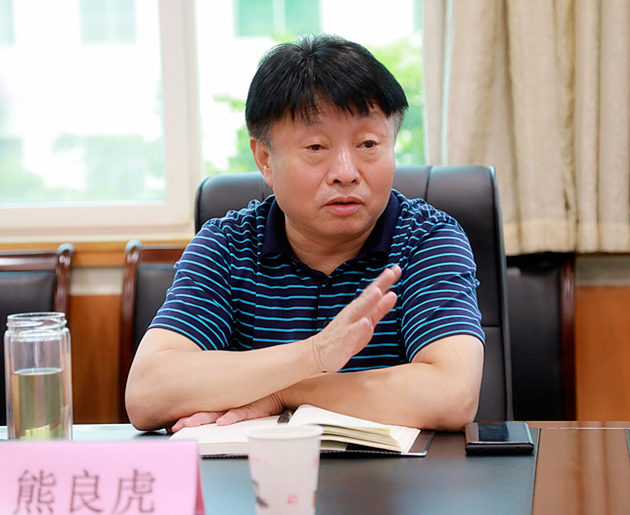 熊良虎拜会渭南市生态情形局党委书记、、、局长左俊