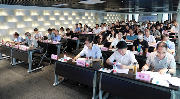 永利集团官网集团举行学习贯彻习近平总书记来陕考察主要讲话精神向导讲座｜陈再生作报告 熊良虎主持