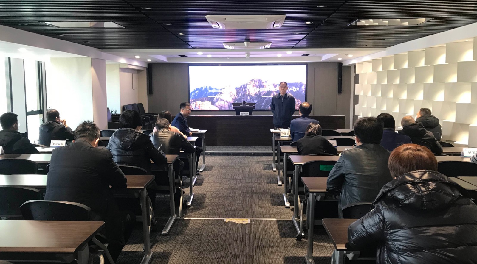 永利集团官网集团起劲响应省国资委要求 对冬春季疫情防控事情举行再安排再发动