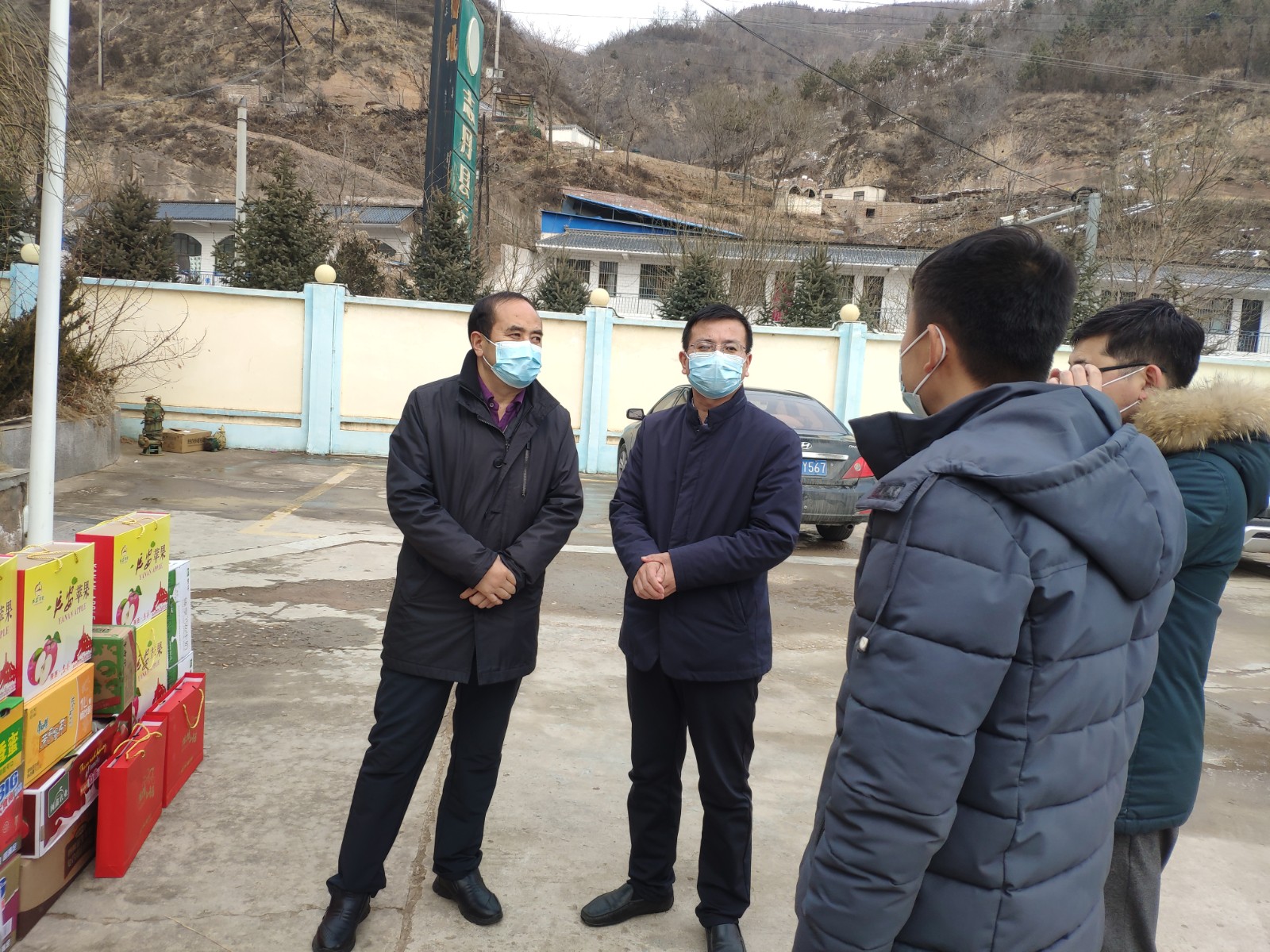 志丹县委常委、、、副县长赵伟慰问志丹县污水处理厂一线职工