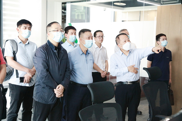 海南省政协副主席、、、民进海南省委会主委史贻云到秦创原永利集团官网集团立异中心调研